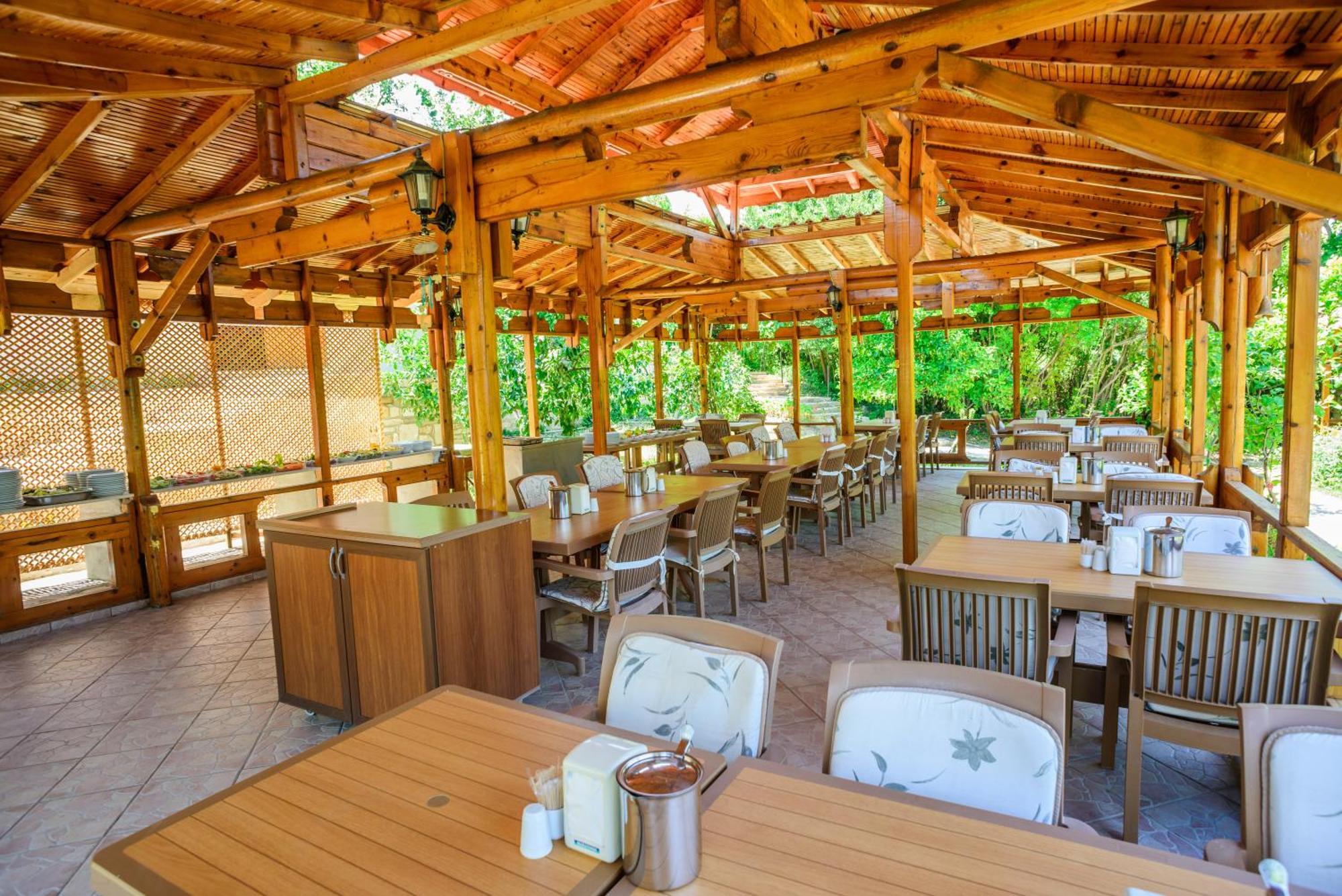 Naturmed Thermal Springs And Health Center 쿠사다시 외부 사진